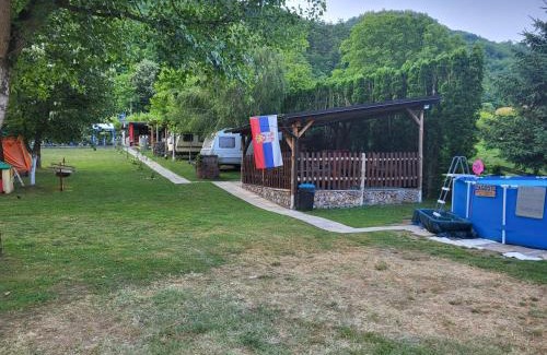 Ljubovija Other | Kamp prikolica četvorokrevetna