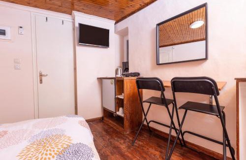 Old Town Apartment | Kampielo Homes - Budget room prv bathroom