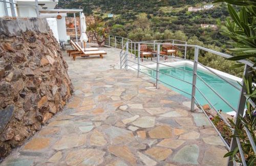 Livadia House | Kampos View - Quiet House at the end of the Road, private pool