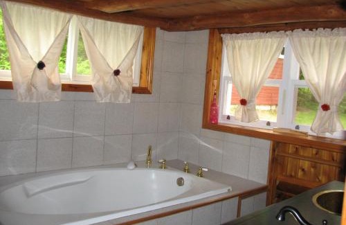 Saint-Michel-des-Saints Hotel | Kan-à-Mouche Pourvoirie Auberge et Chalets