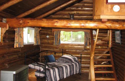 Saint-Michel-des-Saints Hotel | Kan-à-Mouche Pourvoirie Auberge et Chalets