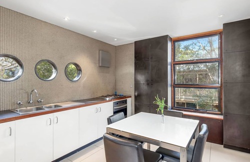 Emerald Beach House | Kangarilla - close walk to Emerald Beach shops and beach