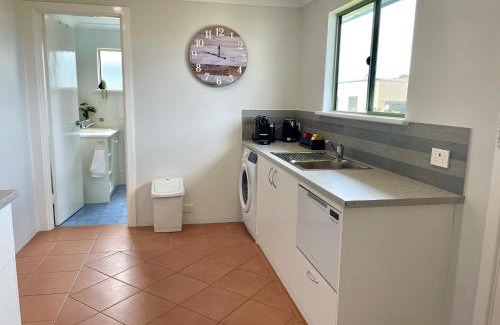 Kingscote Apartment | Kangaroo Island Seabright Garden Cottage