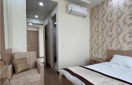 Greater Noida Apartment | Kanha BNB