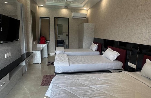 Vrindavan House | KANHA RETREAT - VRINDAVAN