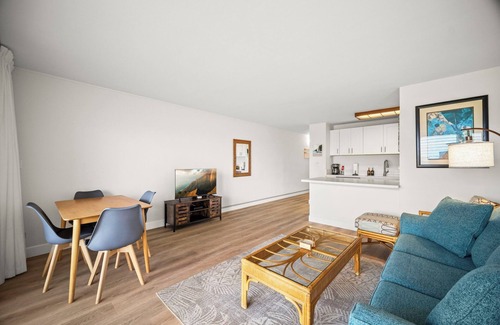 Wailua Condo | Kapaa Shore Resort A101, Oceanfront, King Bed, Ground Floor, End Unit, AC