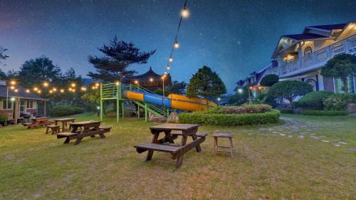 Buk House | Kapyeong Ilsang Talchul Pension Water Slide