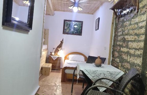 Gjirokaster House | Karafil Guesthouse