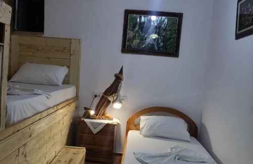 Gjirokaster House | Karafil Guesthouse