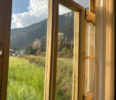 Dharamshala House | Kareri Dhauladhar view homestay