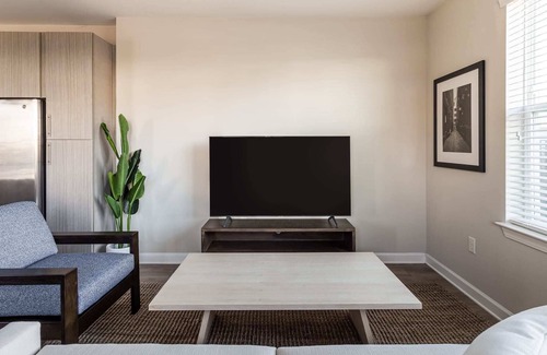 Charlotte Apartment | Kasa | Check Out the Local Southern Spots | Charlotte