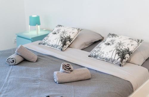 Saint-Etienne Apartment | KASA ZAMBEZE - Spacious - Equipped - Wi-Fi