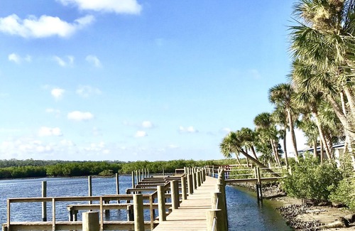 New Smyrna Beach Villa | Kate's Places-2B/2B Direct waterfront Villa w/dock near Beach & downtown!