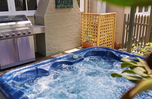 Leura House | Katura Cottage - On the border of Katoomba & Leura, Blue Mountains
