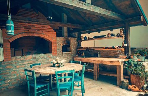 Mladenovac House | KavanaKunt