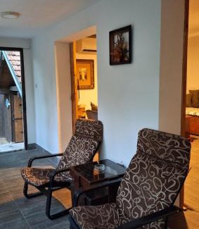 Mladenovac House | KavanaKunt