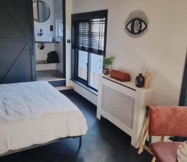 Den Burg Bed & Breakfast | Kavel 90