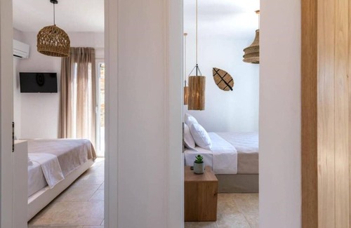 Exomvourgo Villa | KaYa Tinos Luxury Villa - Helios