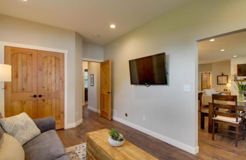 Alexandria House | Kayaks and Dock Lakefront Retreat in Alexandria