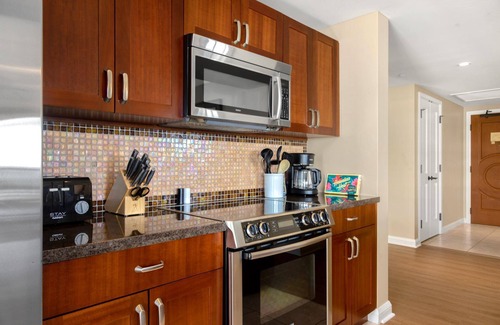 Honokowai Condo | KBM Resorts | Spacious 8-Bedroom Honua Kai Collection | Multi Unit Listing | Same Floor | Ocean Views | 4 Free Rental Cars! HKH-515/20/24/29
