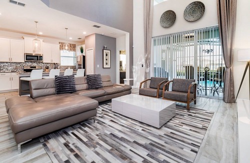 Kissimmee House | KCC4749 Summary: Stor