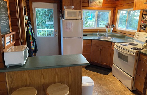 Keats Island House | Keats Island Paradise - Mission Cottage