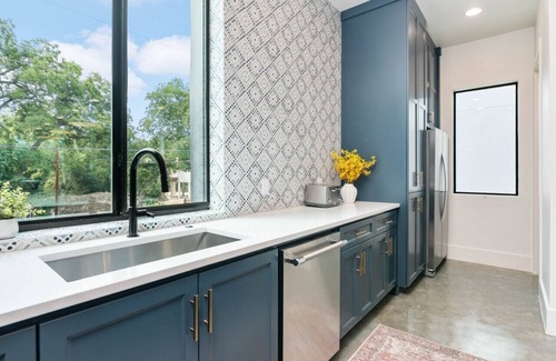 New Braunfels House | Keefer Haus at Camp Warnecke*Comal Riverfront w/Pool*Walk to Downtown NBTX