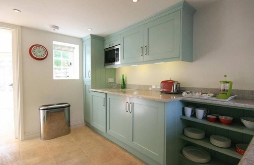 Kingham Cottage | KEEN COTTAGE, family friendly, character holiday cottage in Kingham