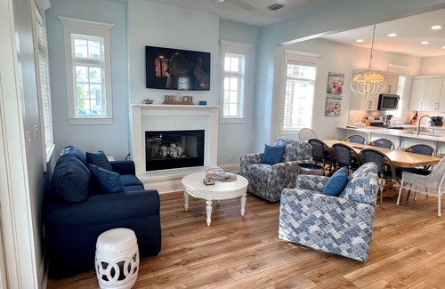 Sunnyside House | Keep Calm and Carillon: Spacious Family Beach Home Close to Beach Walkover