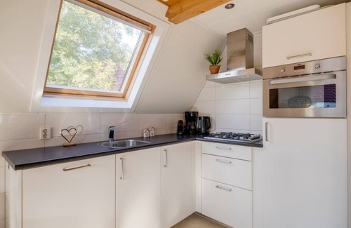Zwiggelte House | Keep I Charming Cottage with Exclusive Garden
