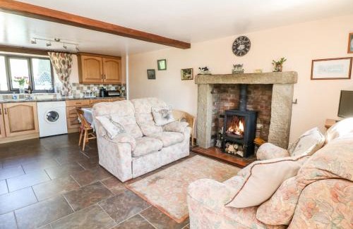 High Peak House | Keepers Cottage