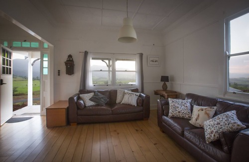 Jerrara Cottage | Kelly Cottage - A local Hollywood story