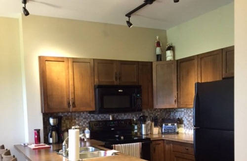 South Pandosy Condo | Kelowna - One bedroom + Den - Available Aug 18 to 29