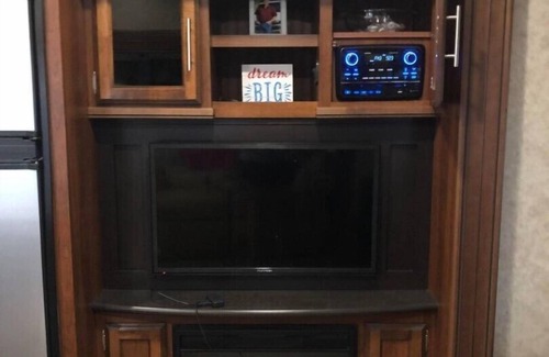 Hallsburg House | Kelsey's Country RV! *Near Waco, BSR, Silos & HOT*