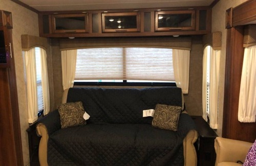 Hallsburg House | Kelsey's Country RV! *Near Waco, BSR, Silos & HOT*