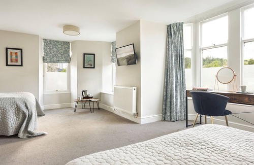 Ambleside Bed & Breakfast | Kelsick Villa Guest House - Catbells