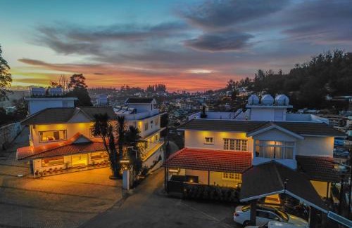 Kandal Resort | Kemp Caves Ooty Resort by VOYE HOMES - Premium Resort Stay in Ooty Town with Amazing View and Aminities