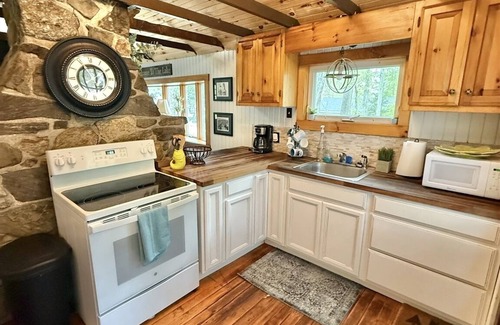 Sebago Cottage | KENDALLS COTTAGE AT SEBAGO LAKE