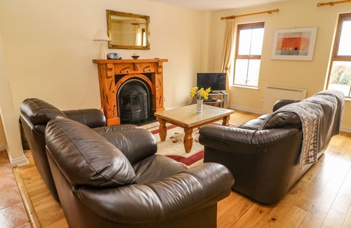 Kenmare Cottage | KENMARE BAY COTTAGE, family friendly in Kenmare, County Kerry