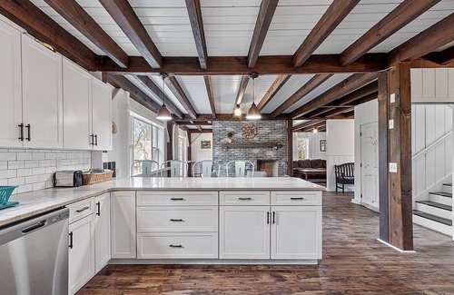 Kennebunkport House | Kennebunkport Summer Rental walk to Dock Square! PET Friendly!