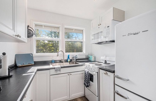 Lake Michigan Beach House | Kennedy Cottage: Adorable 2 Bedroom House