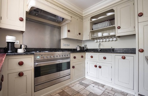 Campden Apartment | Kensington Place IV by onefinestay