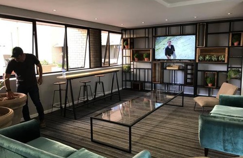 Greater Johannesburg Metropolitan Area Apartment | Kent-Hill Self Contained