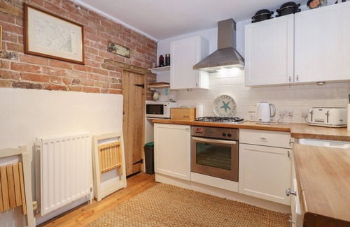 Deal House | KENTISH KNOCK, romantic, character holiday cottage in Deal