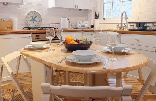 Deal House | KENTISH KNOCK, romantic, character holiday cottage in Deal