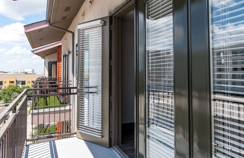 North Burnet Apartment | Kenzie Seasons | Modern 2BR in North Austin