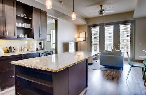 North Burnet Apartment | Kenzie Seasons | Modern 2BR in North Austin
