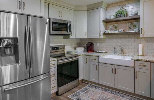 Salem Condo | Keowee Key Condo Rental w/Golf Course View!