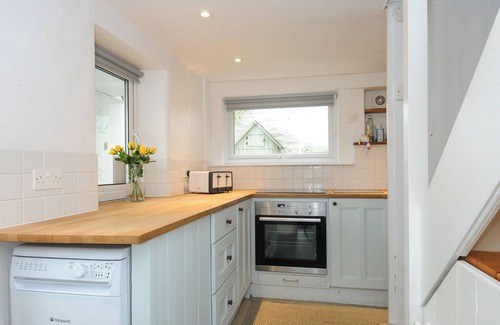 Grenofen Cottage | KESTREL COTTAGE, family friendly in Whitchurch, Devon