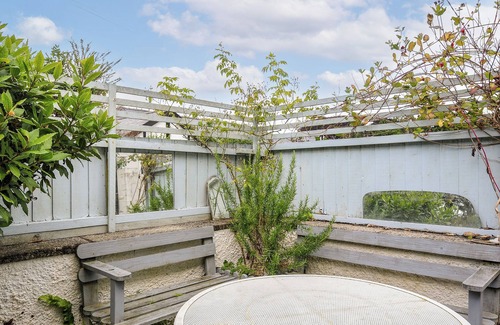 Grenofen Cottage | KESTREL COTTAGE, family friendly in Whitchurch, Devon